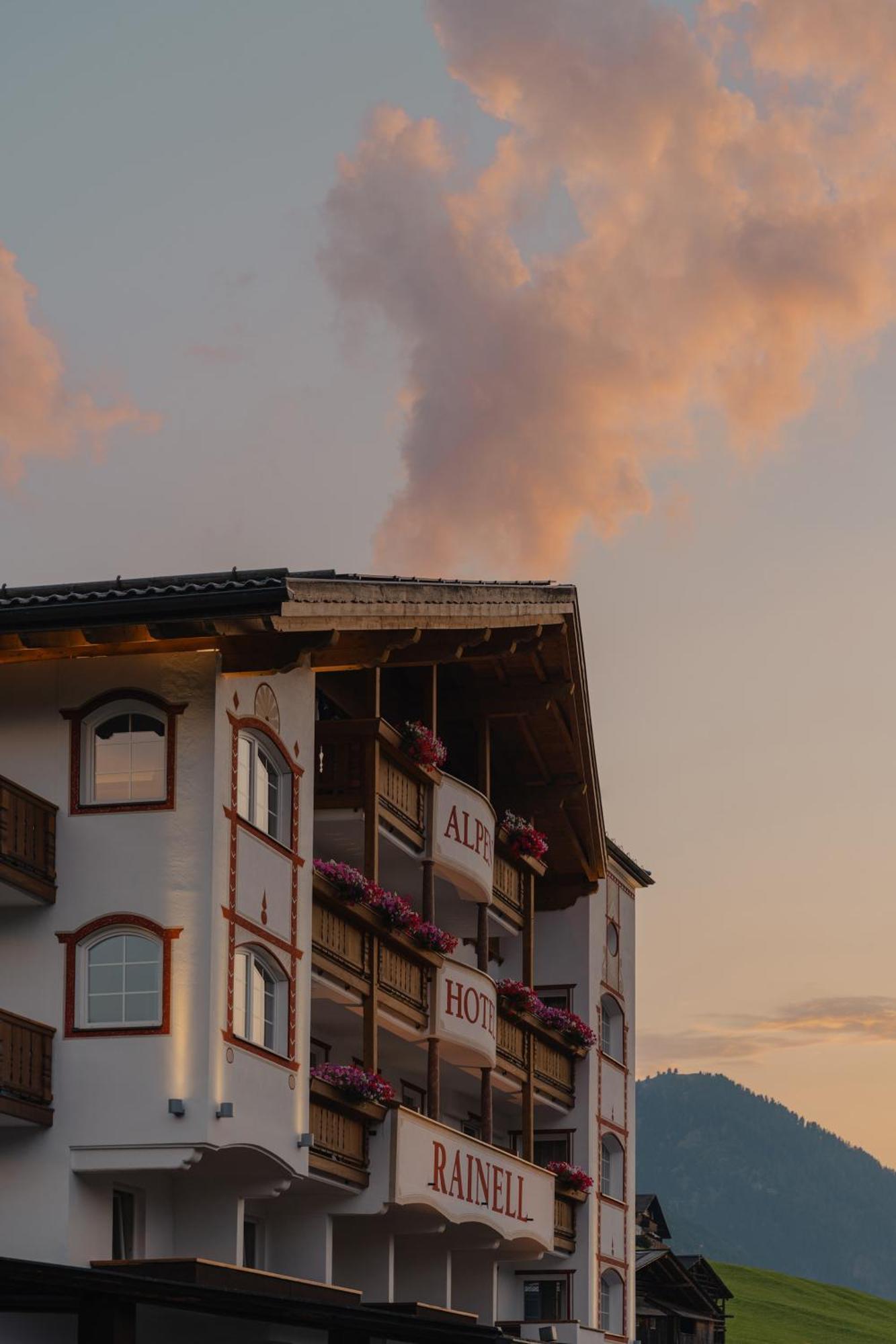 Rainell Dolomites Retreat Hotel Ortisei Bagian luar foto