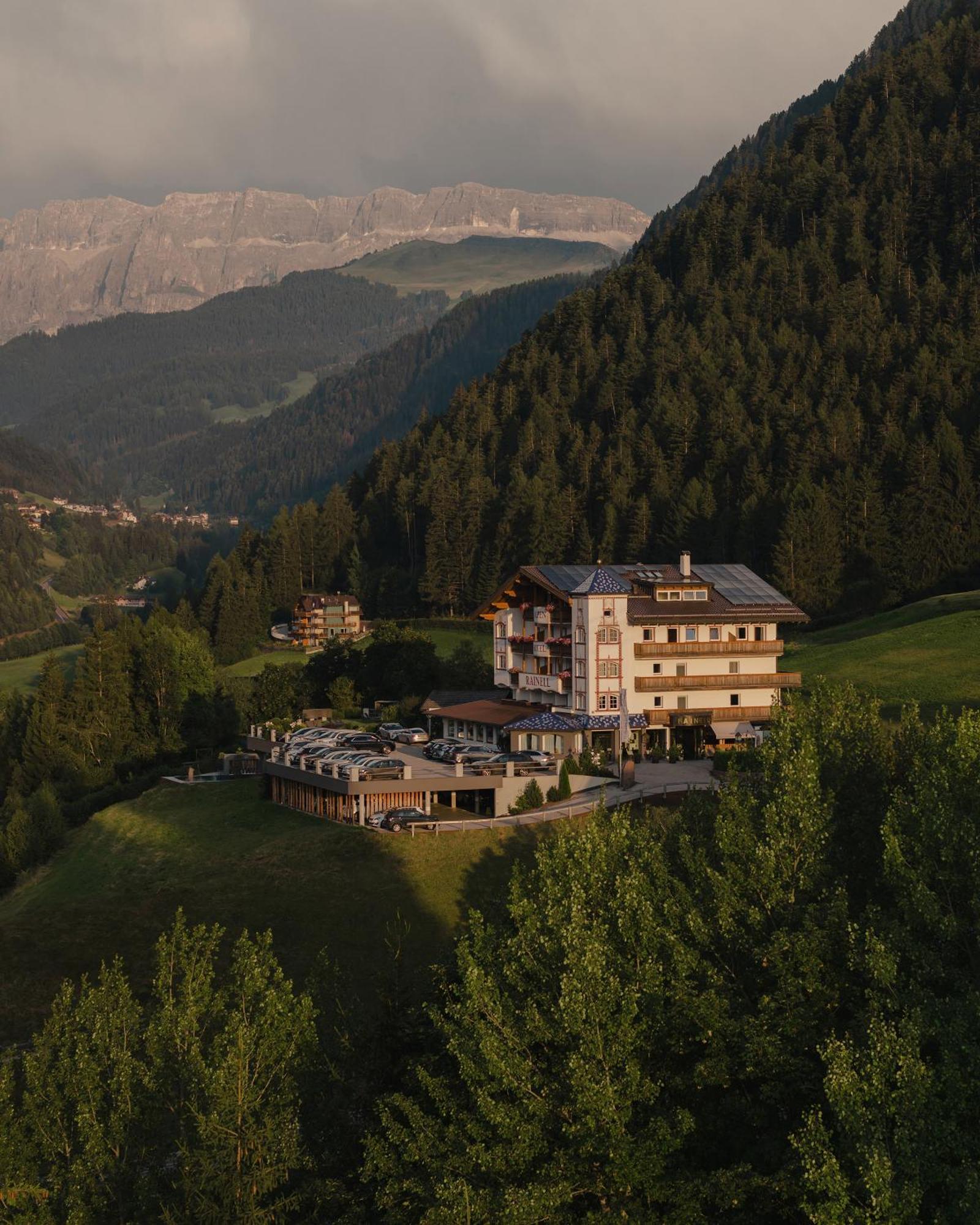 Rainell Dolomites Retreat Hotel Ortisei Bagian luar foto