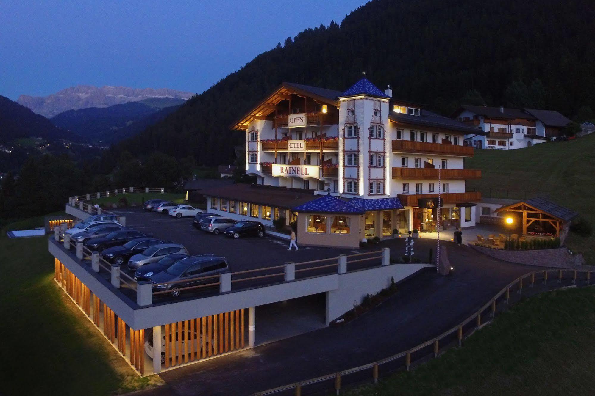 Rainell Dolomites Retreat Hotel Ortisei Bagian luar foto