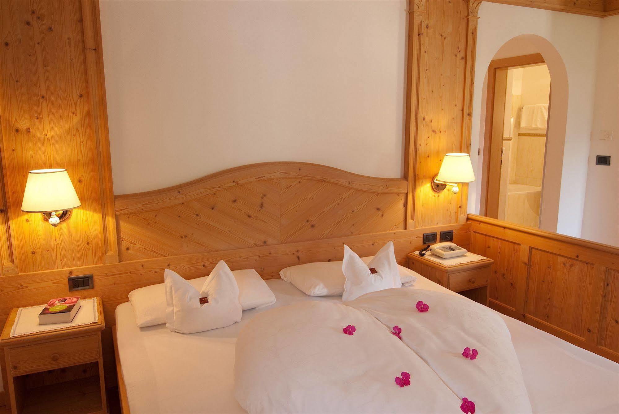 Rainell Dolomites Retreat Hotel Ortisei Bagian luar foto